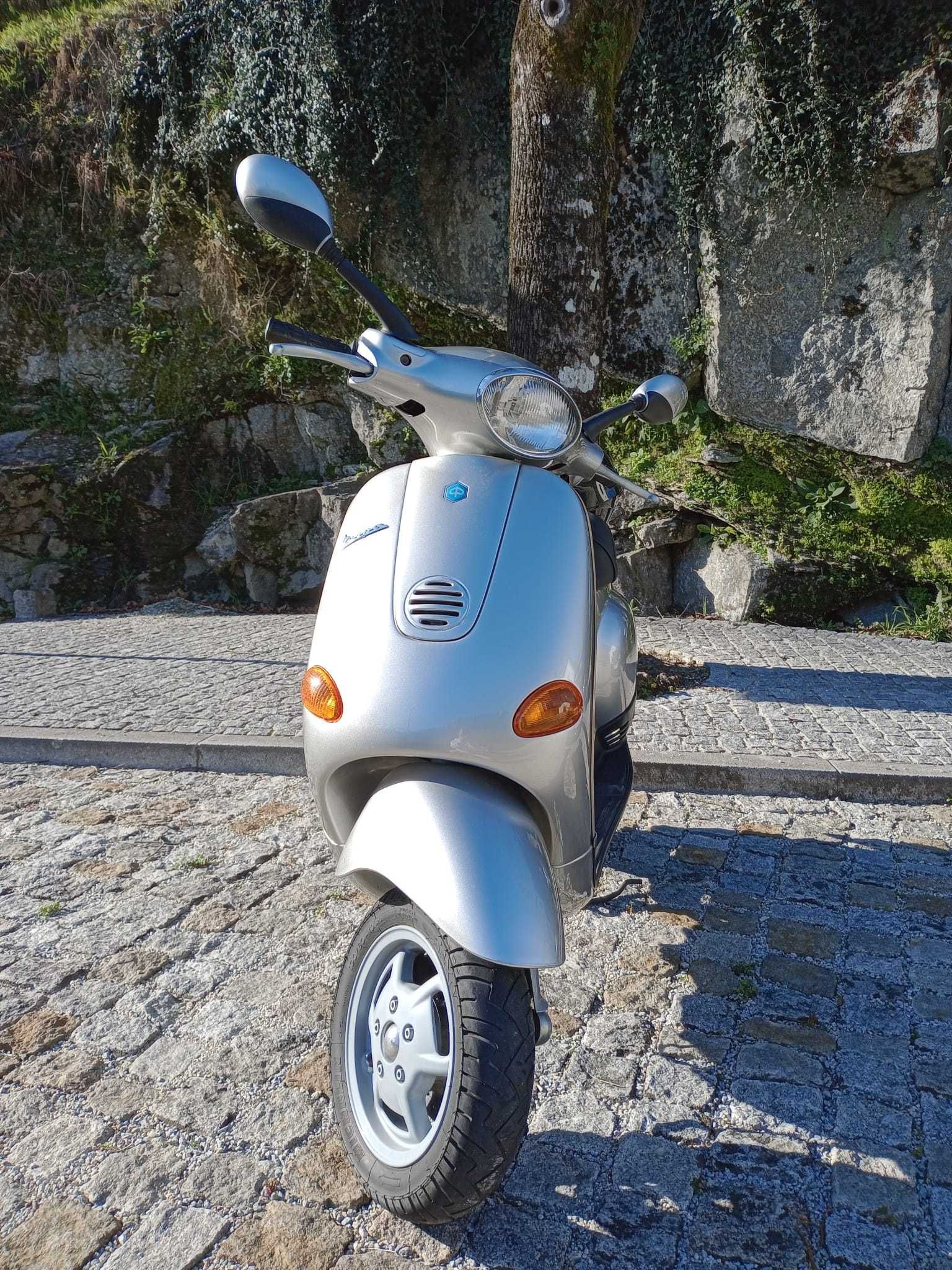 Vespa Scotter ET2