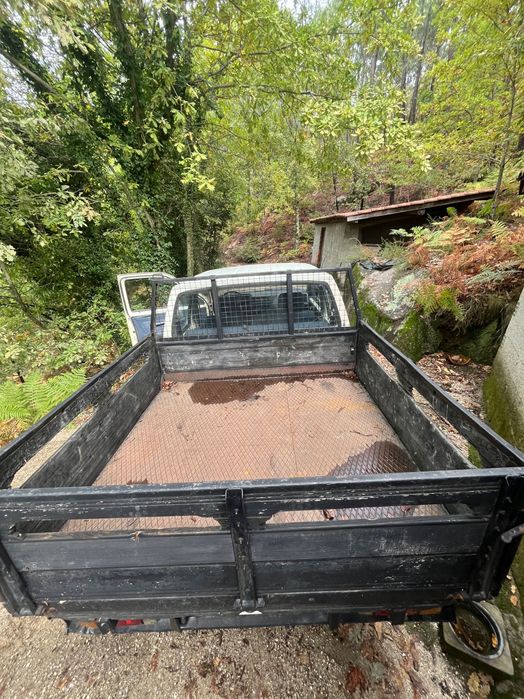 Carrinha Nissan D21 4x4 direção assistida 5 lugares