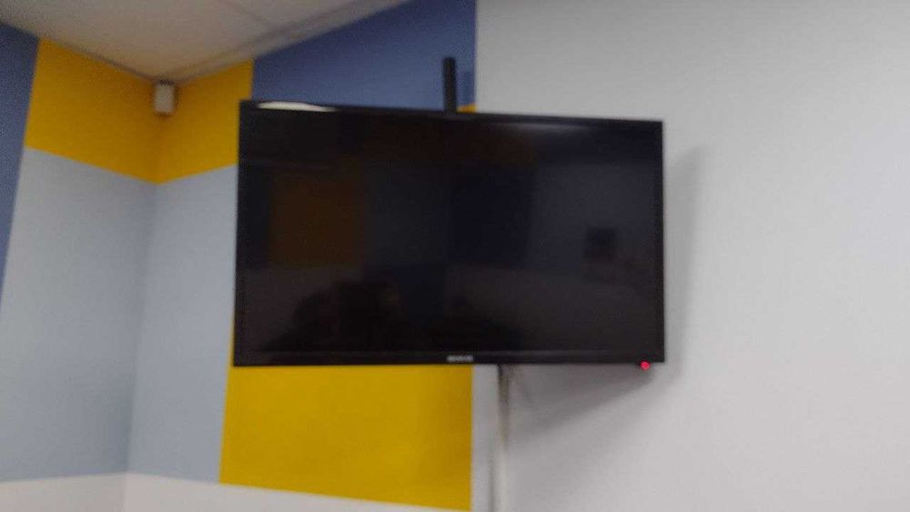 Телевизор Bravis LED-32P26 б/у