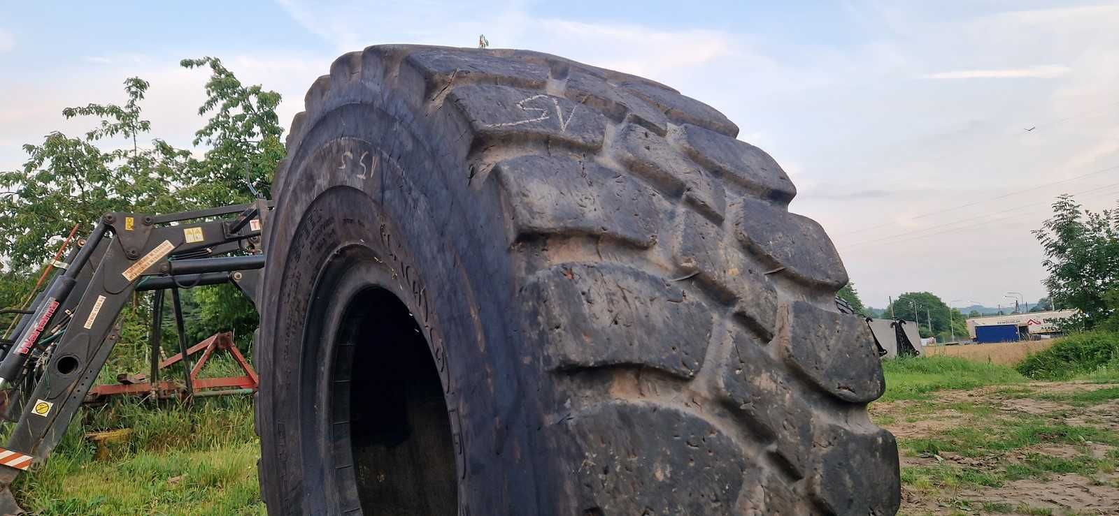 23.5r25 23.5-25 Goodyear 70% bieżnik