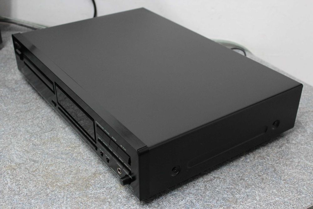 Odtwarzacz CD Onkyo DX-7211