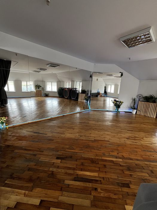 Оренда студія ( погодинна оренда) Центр міста