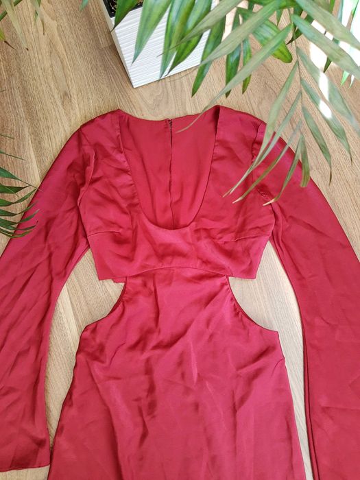 Koktajlowa satynowa sukienka ASOS wesele impreza