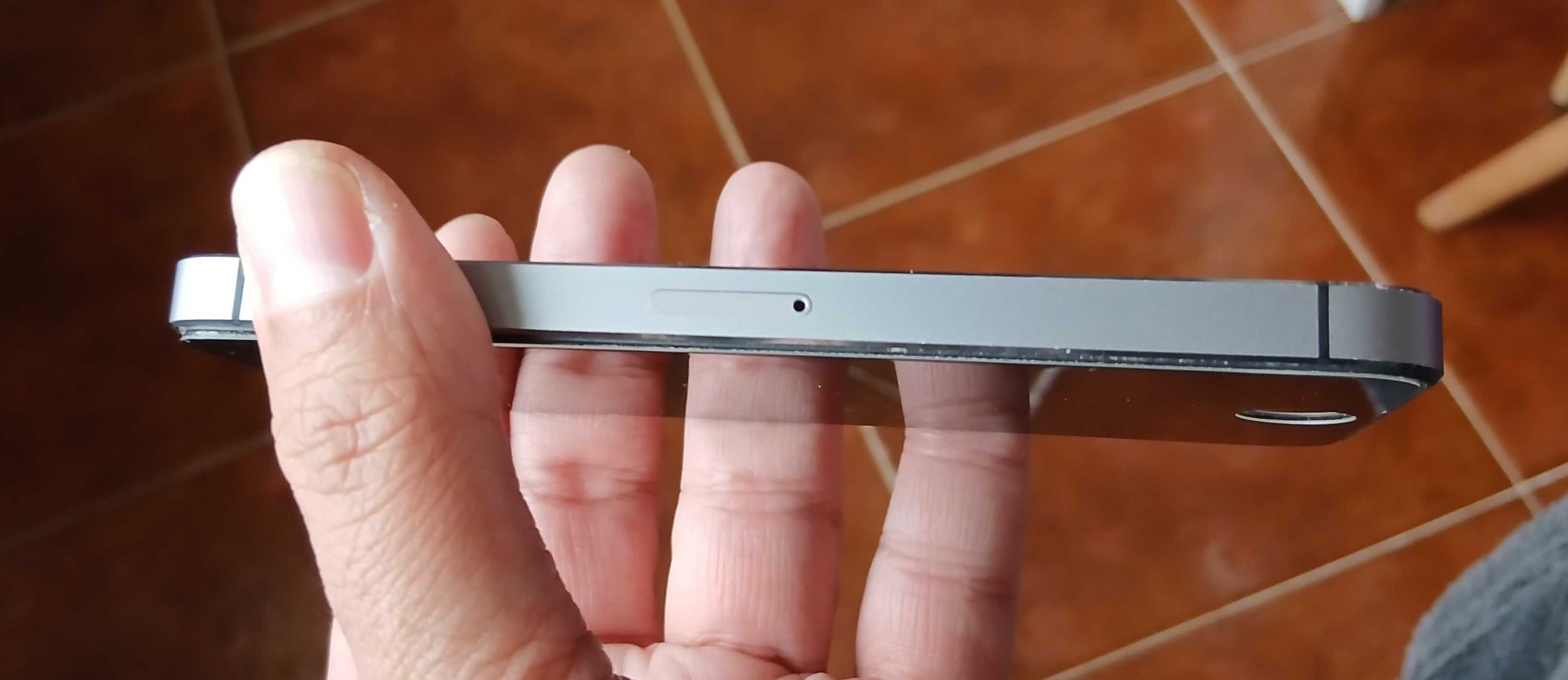 iPhone 5S 16GB usado em excelente estado