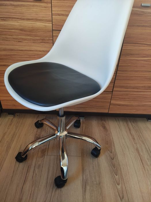 KRZESŁO SOA biurowe OBROTOWE do biurka białe