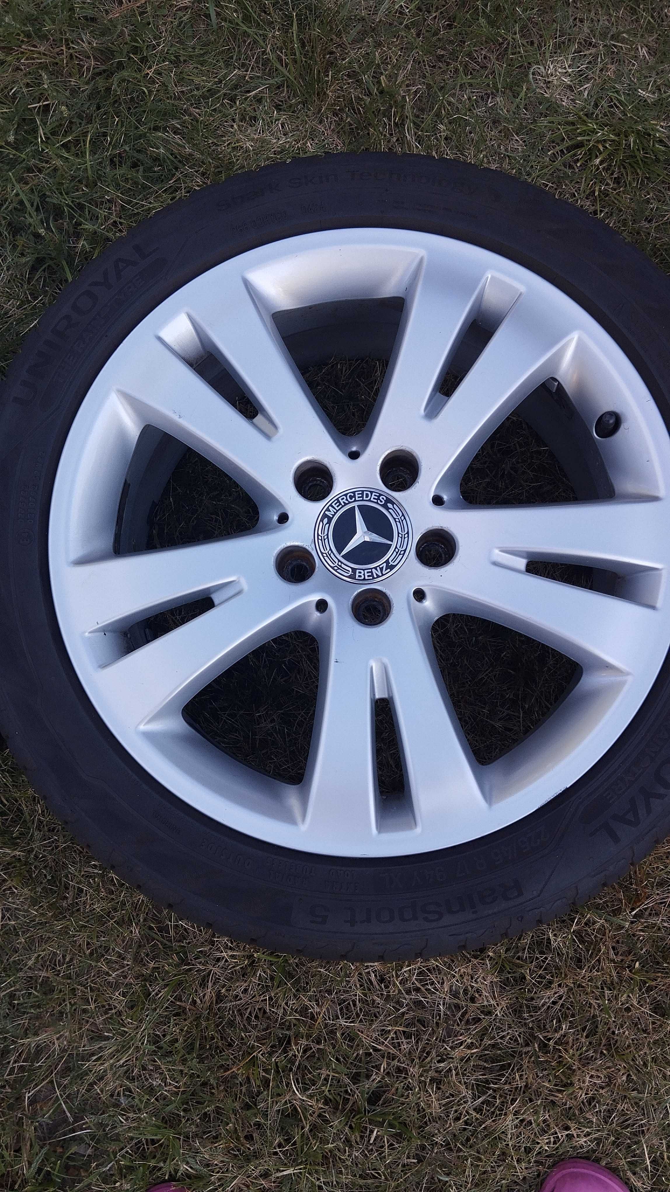 Felgi aluminiowe 17" Mercedes + opony letnie Uniroyal 225/45/17 2024r