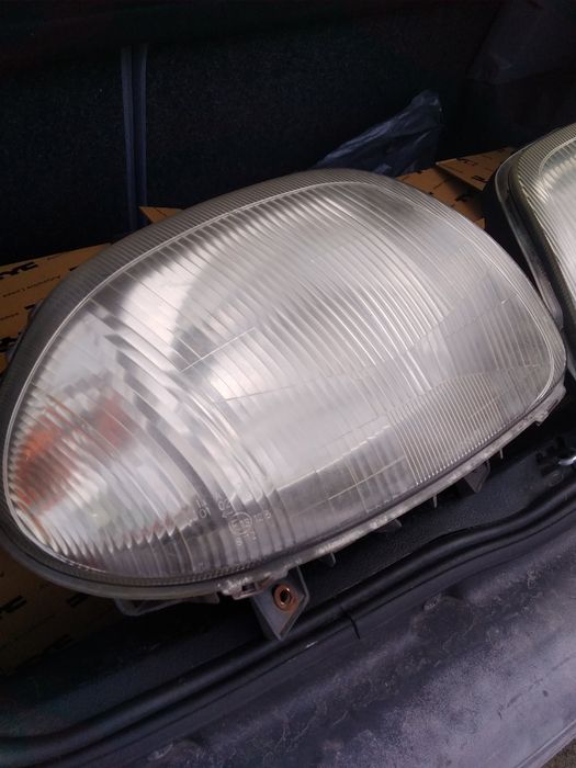 Komplet lamp clio II przód CENA ZA CAŁOŚĆ