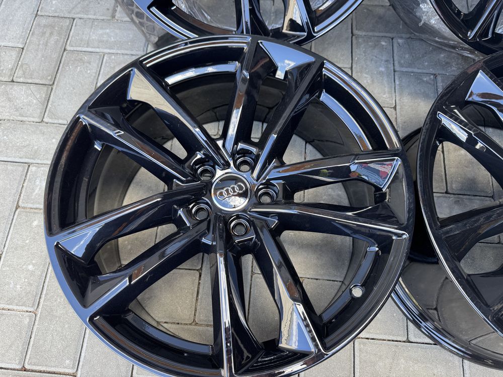 Felgi aluminiowe 19 5x112 Audi Rs 8,5x19 ET38 Czarny połysk !!