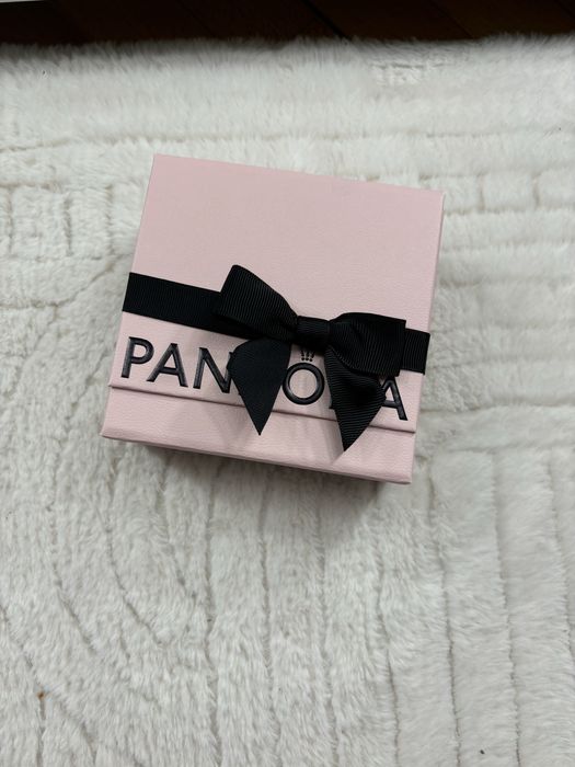 Браслет Pandora,(є шарми)