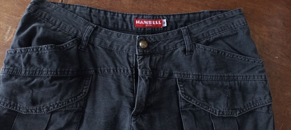 Calças pretas tipo pirata