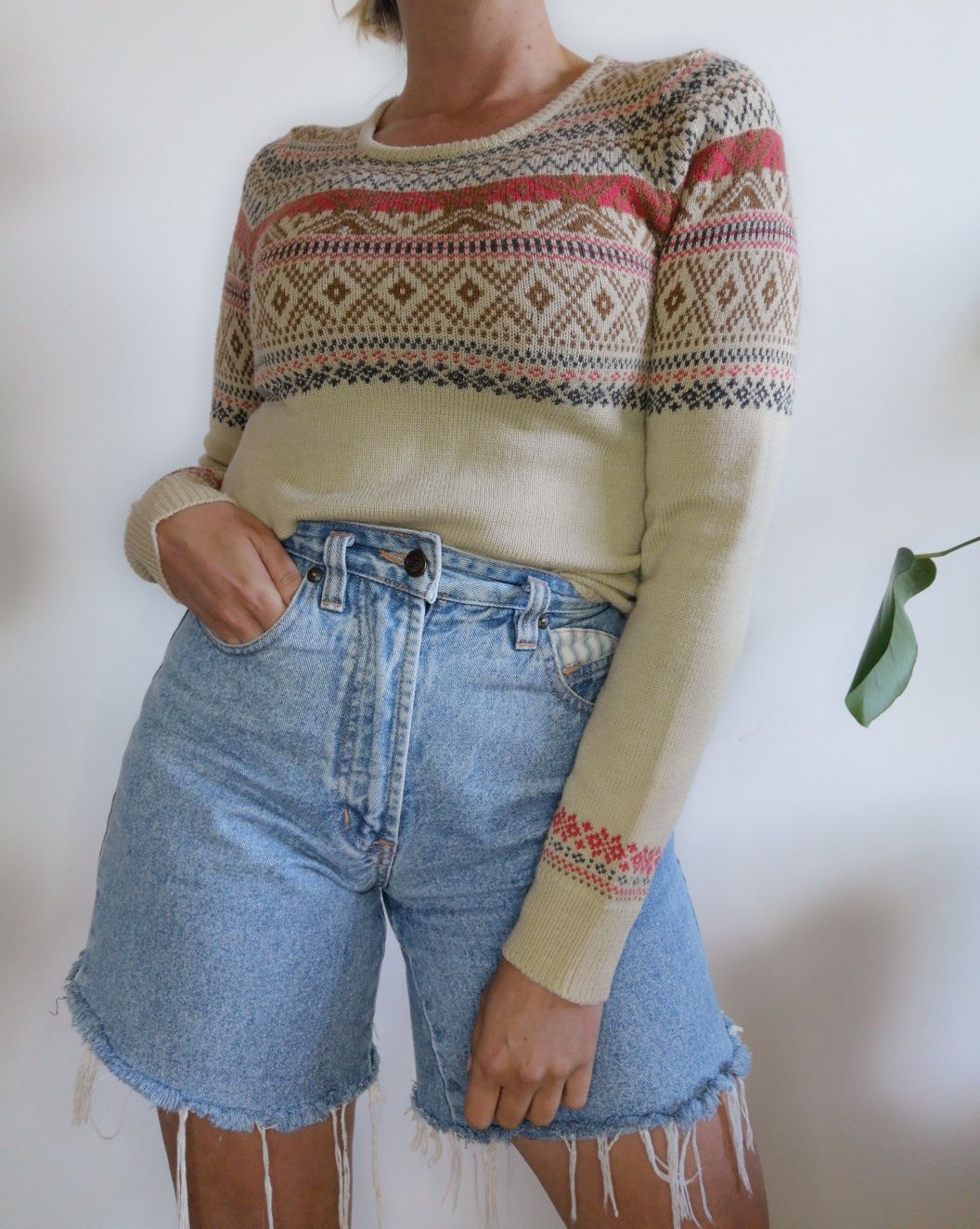 Uroczy beżowy sweter w norweskie wzory vintage