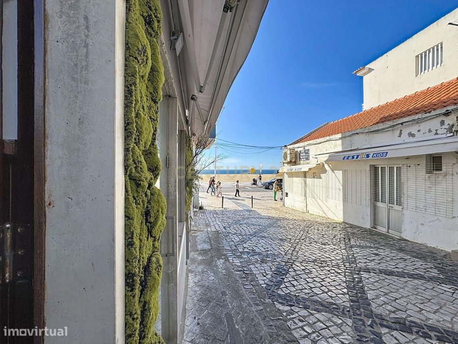 Prédio com Loja e Habitação – Excelente Localização na Nazaré, com Vi