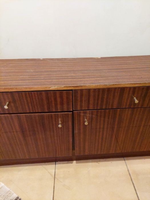 Продам вместительную тумбочку