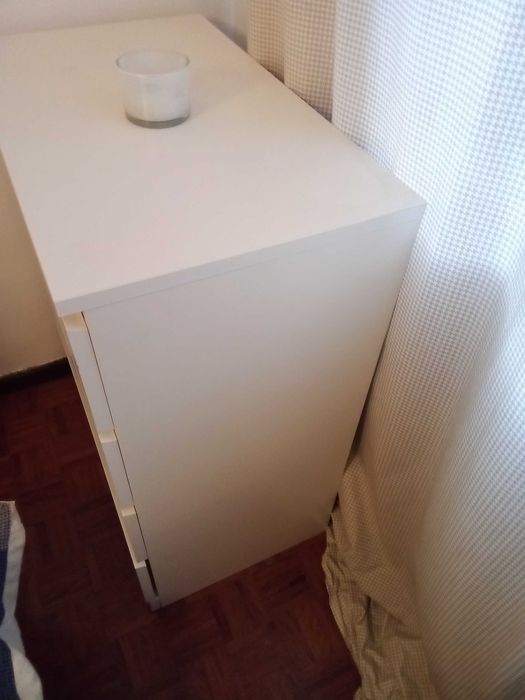 Vendo Cómoda c/4 gavetas, branco, 80x100 cm MALM, muito bom estado.