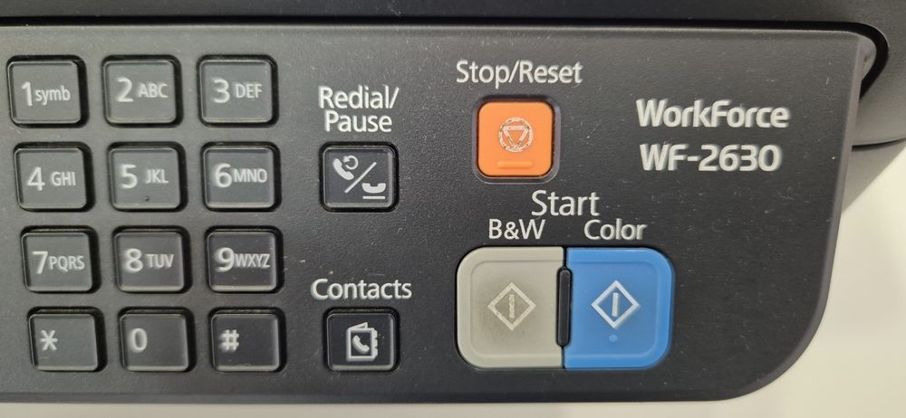 Impressora EPSON Worforce WF2630 preta para aproveitar peças