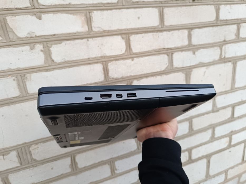 Зі сканером відбитку Ігровий ноутбук Dell (i7 7700HQ/32/512/M2200 4gb)