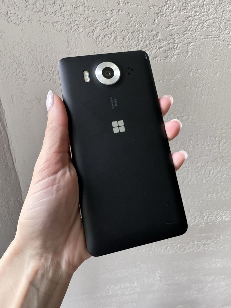 Телефон Microsoft Lumia 950 Dual Black