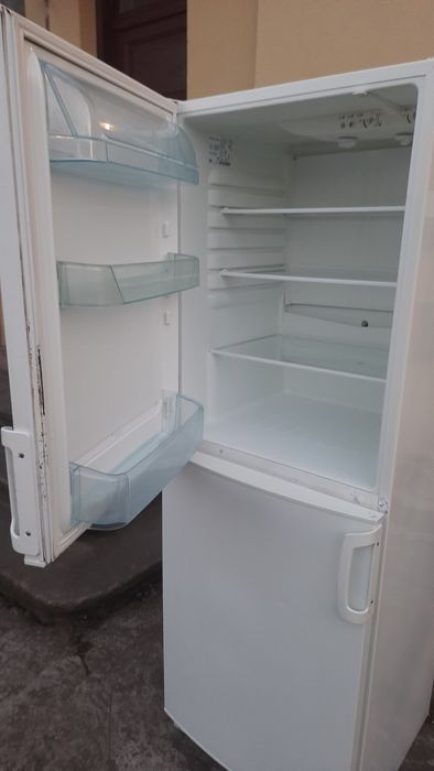 Холодильник двохмоторний electrolux