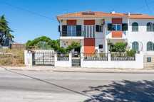 Moradia com Garagem, Jardim, T4 | Zona Tranquila do Barreiro | Perto d