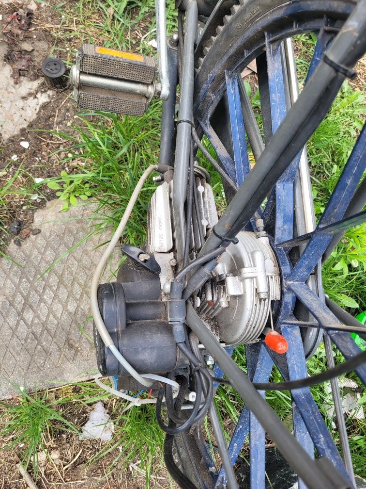 Rower z silnikem spalinowym