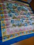 Lenço/Écharpe estampada como nova em cetim para colocar ao pescoço