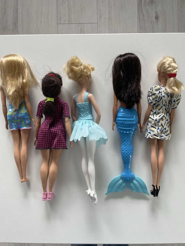 Barbie zestaw 5 lalek + ubranka i buty