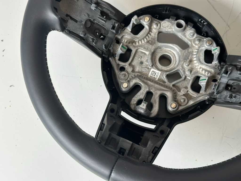 Кермо Mini Cooper Yours JCW f54/ 55/ 56/ 57/ 60 Рестайлінг пелюстки