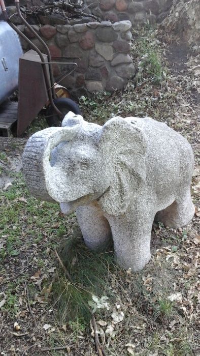 slon z granitu fontanna rzeźba do ogrodu