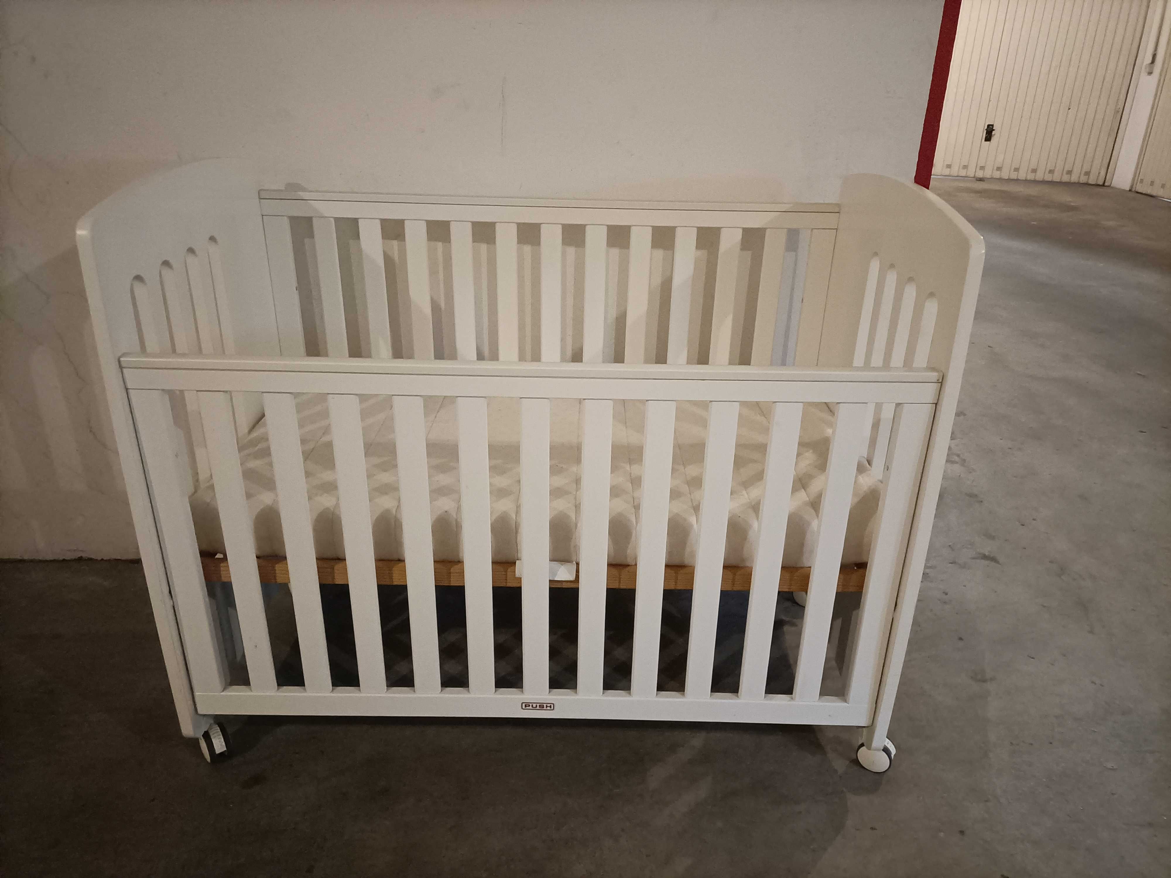 Cama de bebé Trama