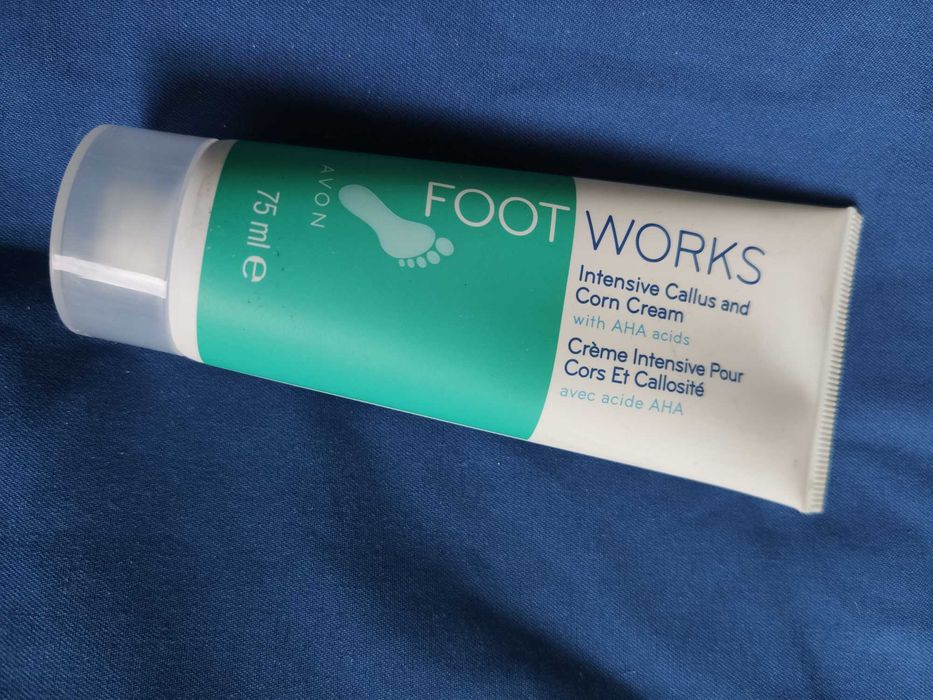 Avon krem zmiękczający zrogowacenia z kwasami AHA