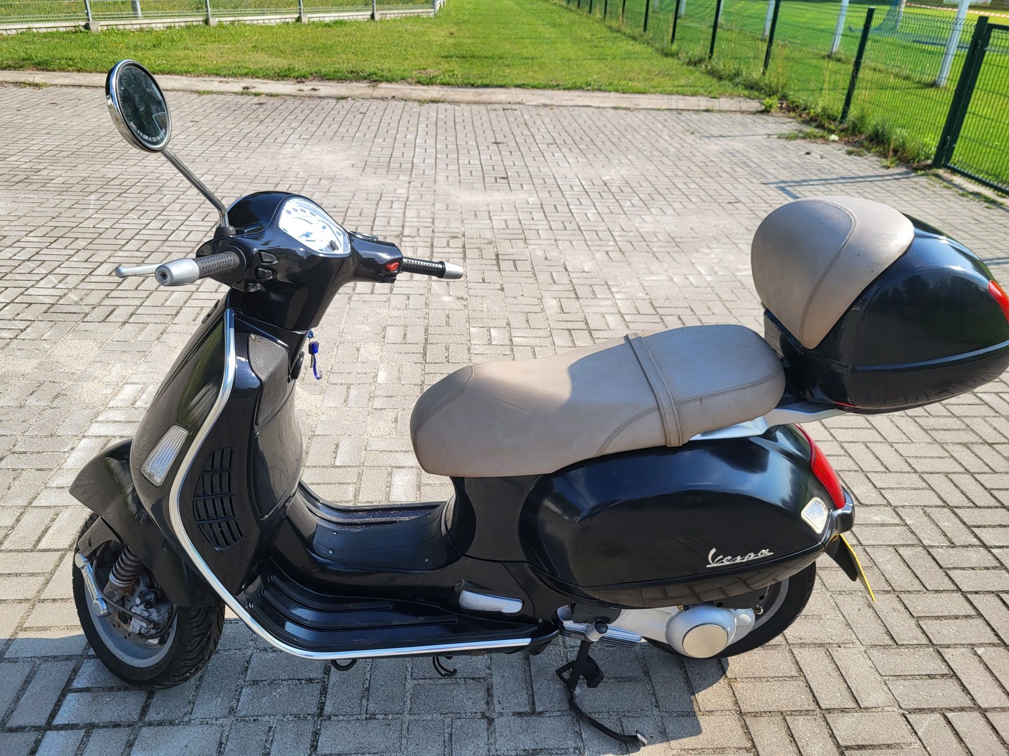 Piaggio Vespa 125 .Tylko 11tys przebiegu .komplet dokumentów. Na Kat B