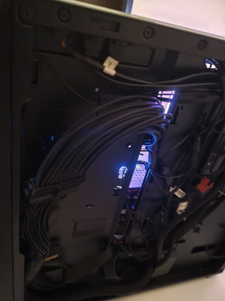 Pc gaming CPU 7600 gpu 7800 xt nitro+/ sem gráfica 1000 euros
