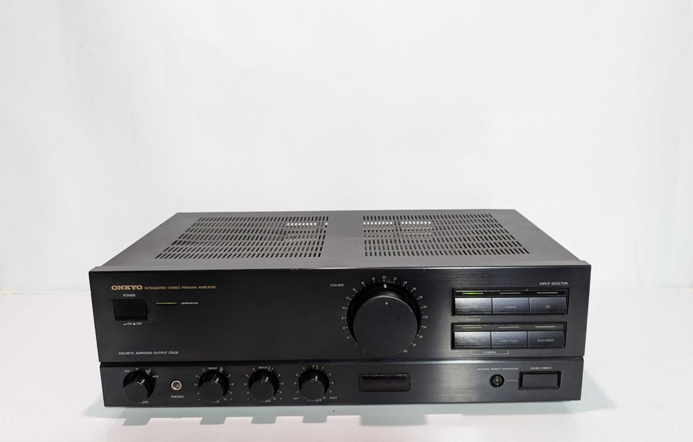 Підсилювач Onkyo A-8620, має 65 Вт/канал/транзисторний/4-16 Ом/Японія
