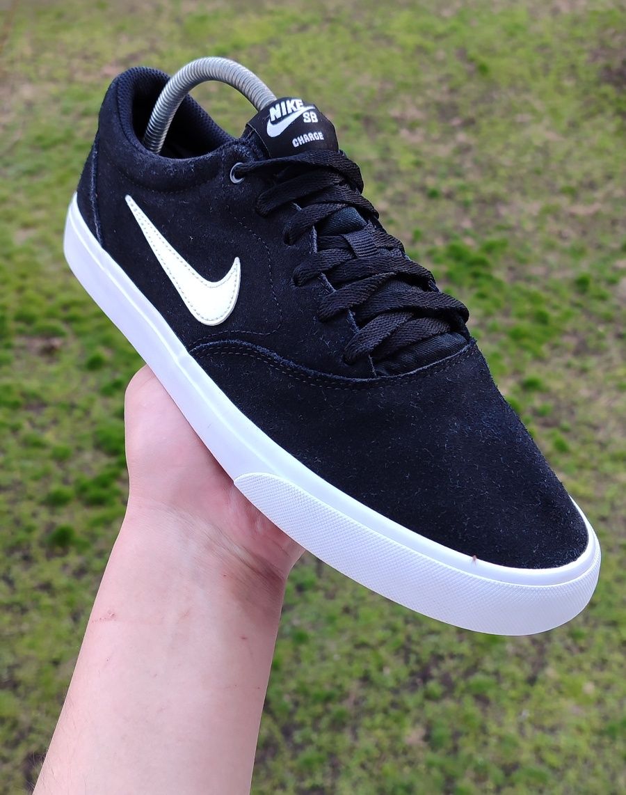 Кроссовки Nike SB Charge Suede