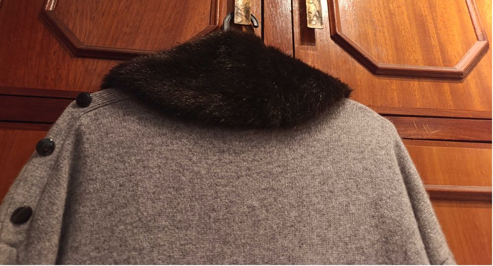 Gola de peles, castanha,  em Astraçã, forrada, para vestido ou casaco