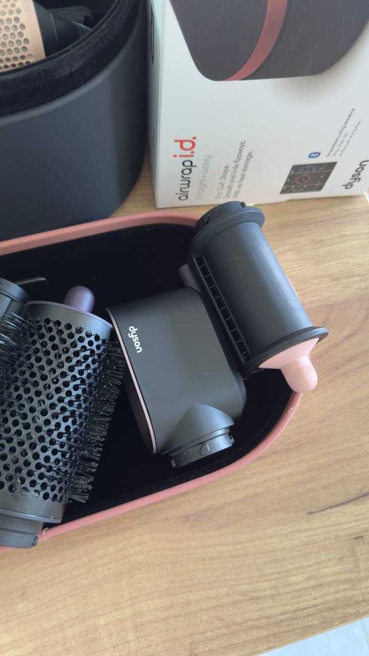 Dyson Airwrap z Bluetooth – edycja limitowana, fioletowa
