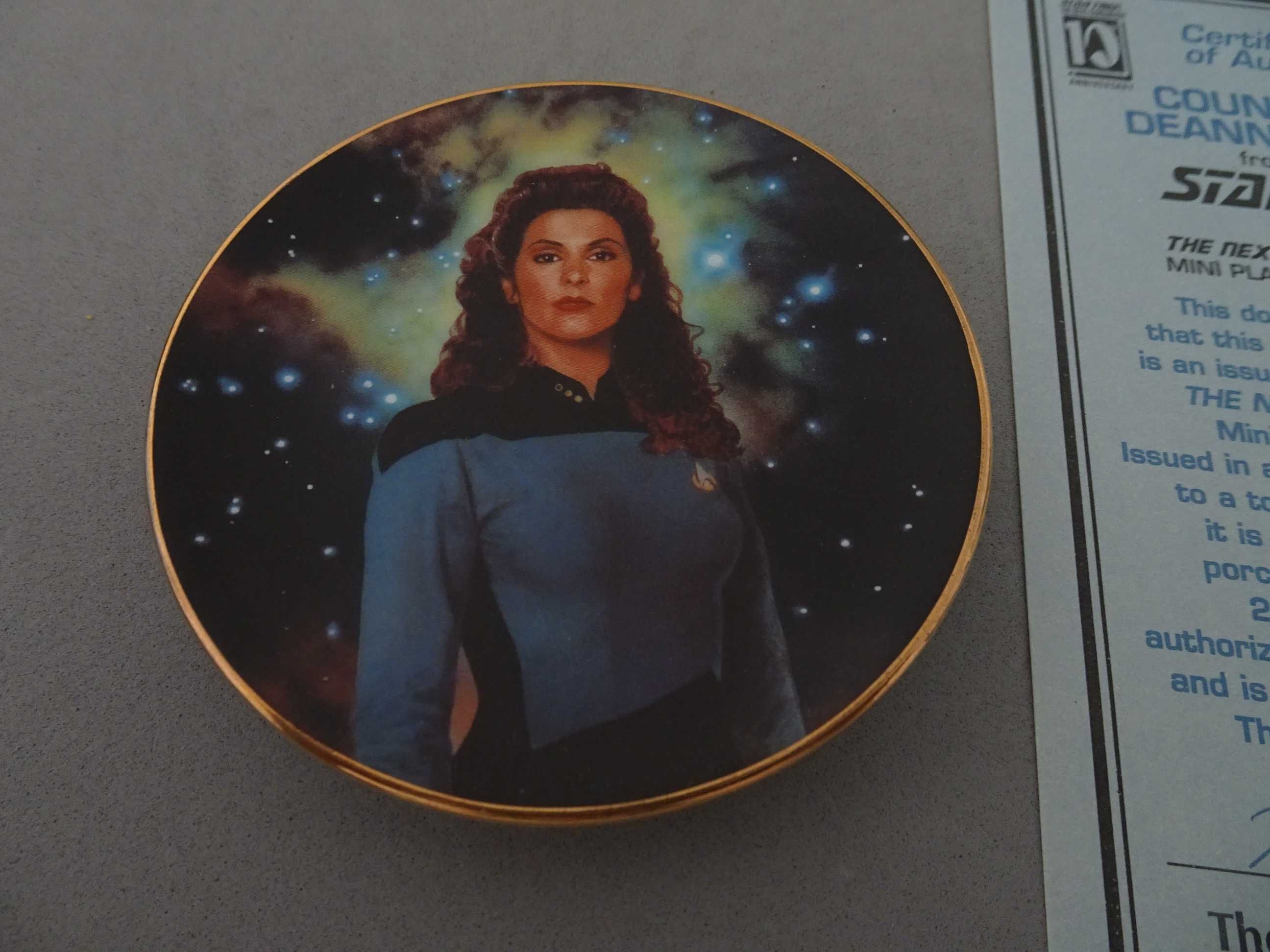 Prato Star Trek Counselor Deanna Troi com certificado de autenticidade