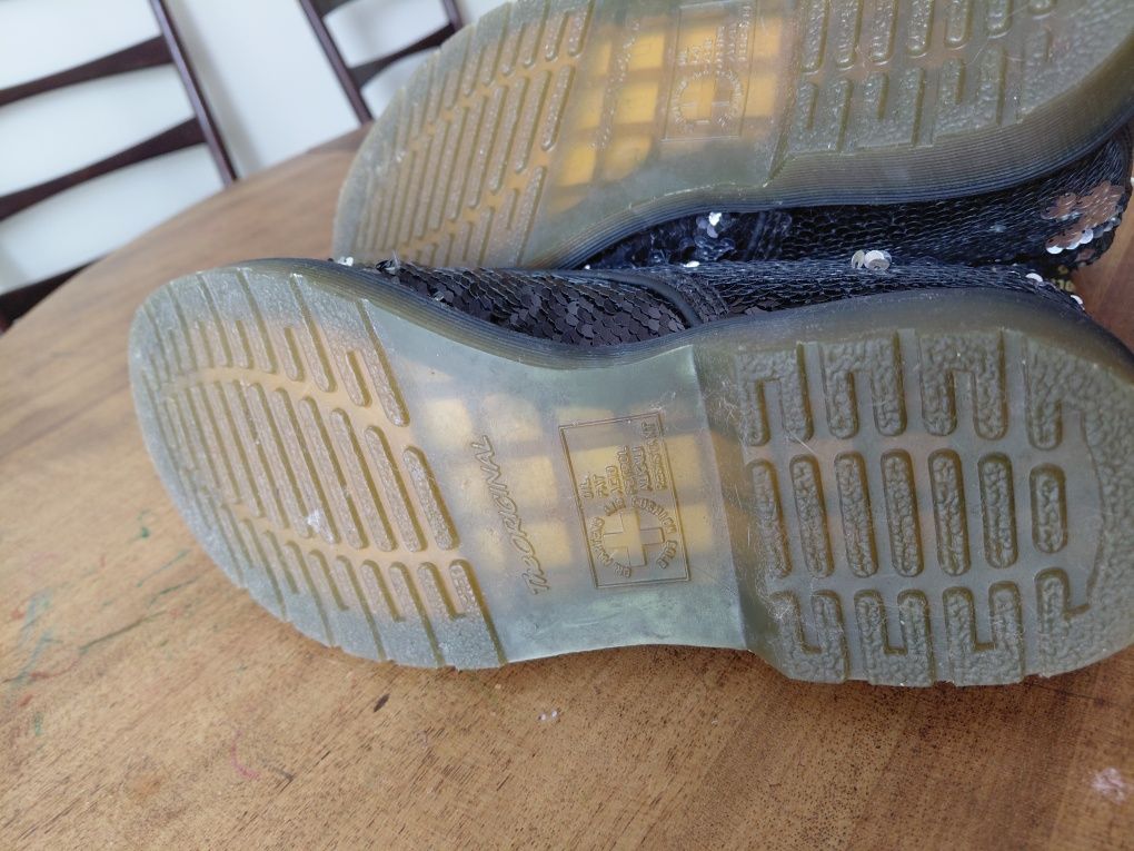 Dr Martens Pascal Reversível Lantejoula Preto Prata
