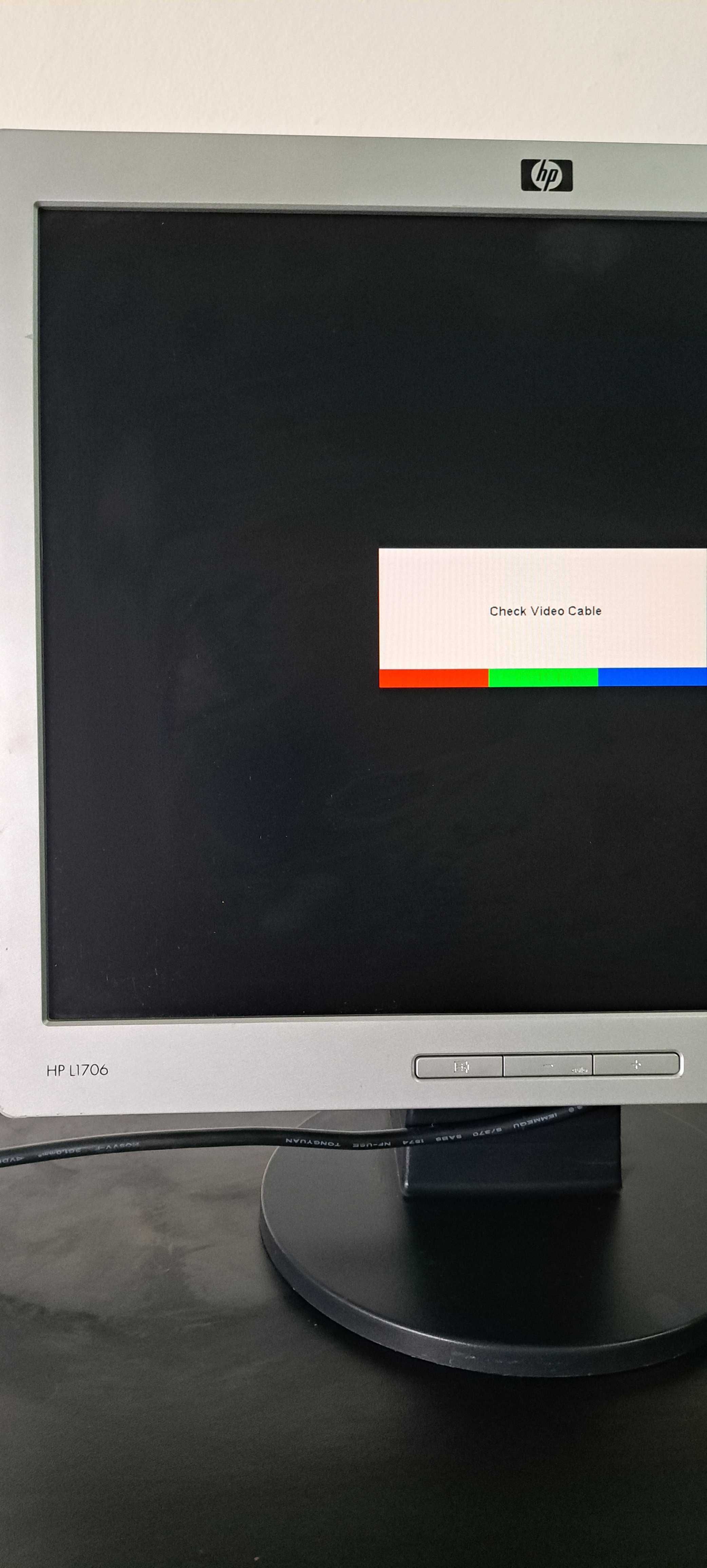 Monitor/Ecran LCD HP L1706 17"