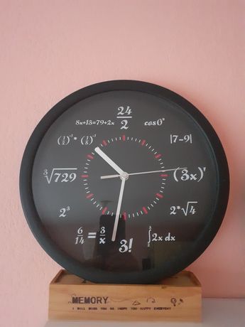 Zegar ścienny czarny wiszący matematyczny dla matematyka