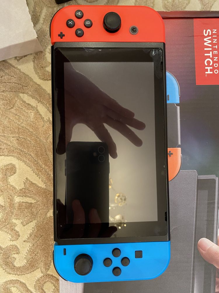 Портативна приставка Nintendo switch