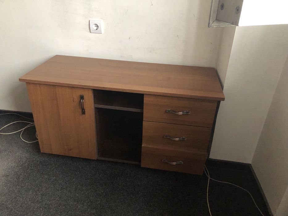 Меблі офісні (розпродаж)