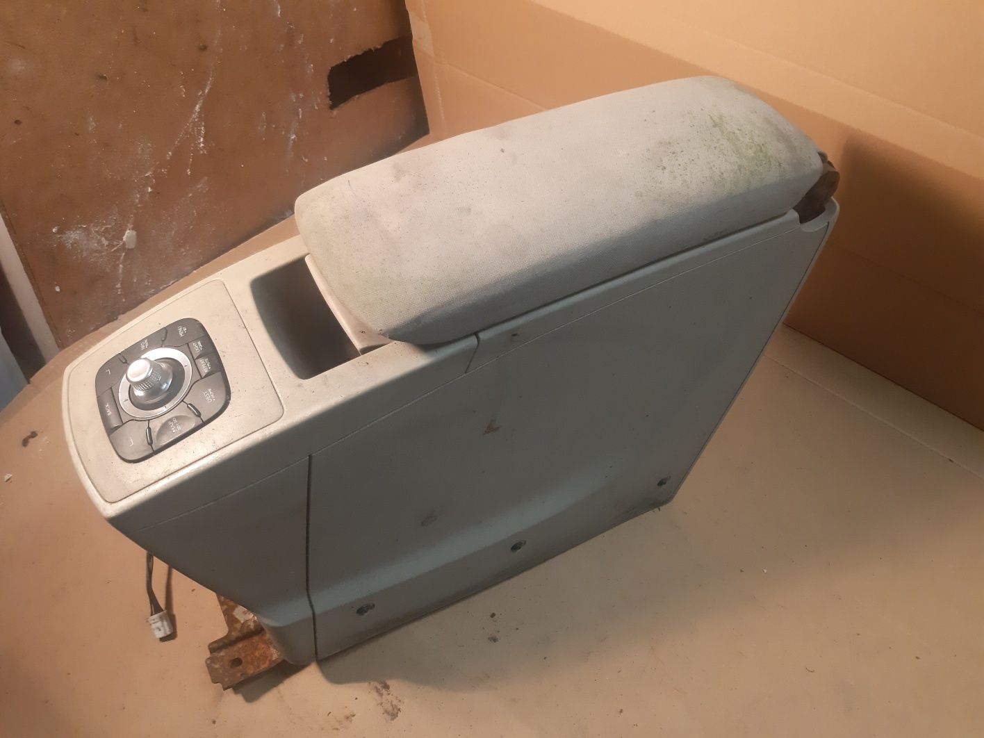 Renault Scenic 3 podłokietnik panel sterowania tunel środkowy