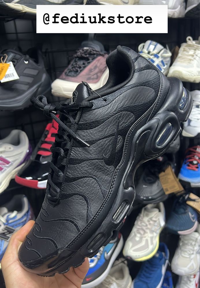 Кросівки чоловічі Nike Air Max Plus Black Aj2029-001