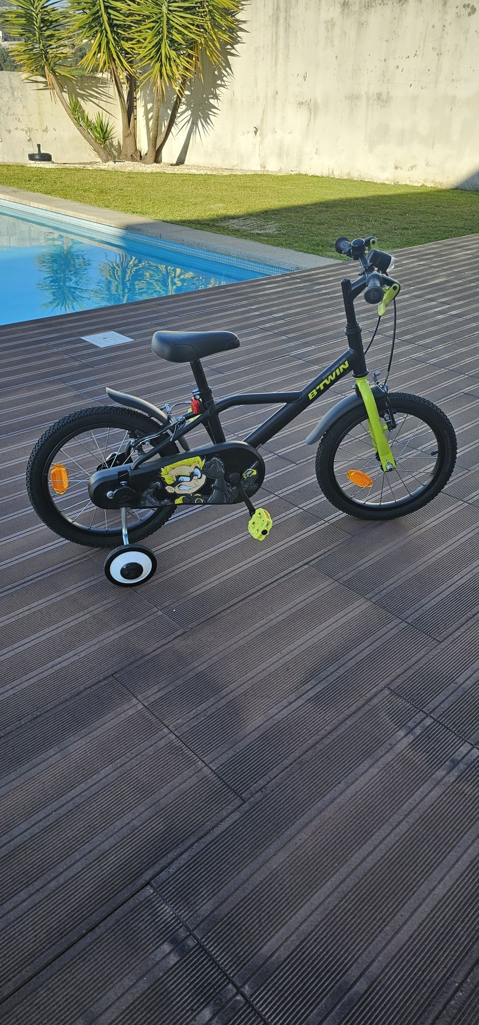 Bicicleta btwin dark hero 500 4 a 6 anos