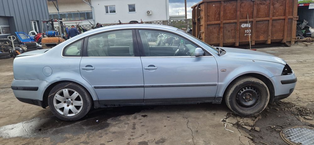 Części Passat B5 FL 1.9 TDI AVF LB5S Błotnik Drzwi Zderzak Klapa Szyba