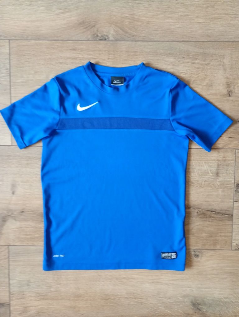 Koszulka Nike Dri-Fit roz 134-140