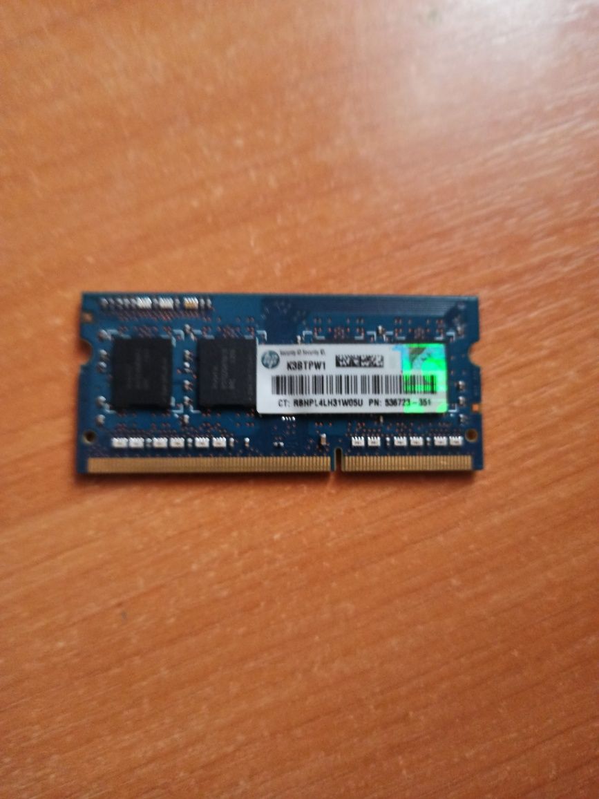 2 планки ОЗУ 2 гб DDR3 для ноутбука