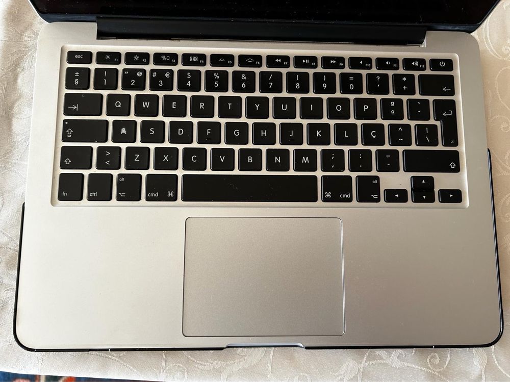 Vende se Mac Book Pro