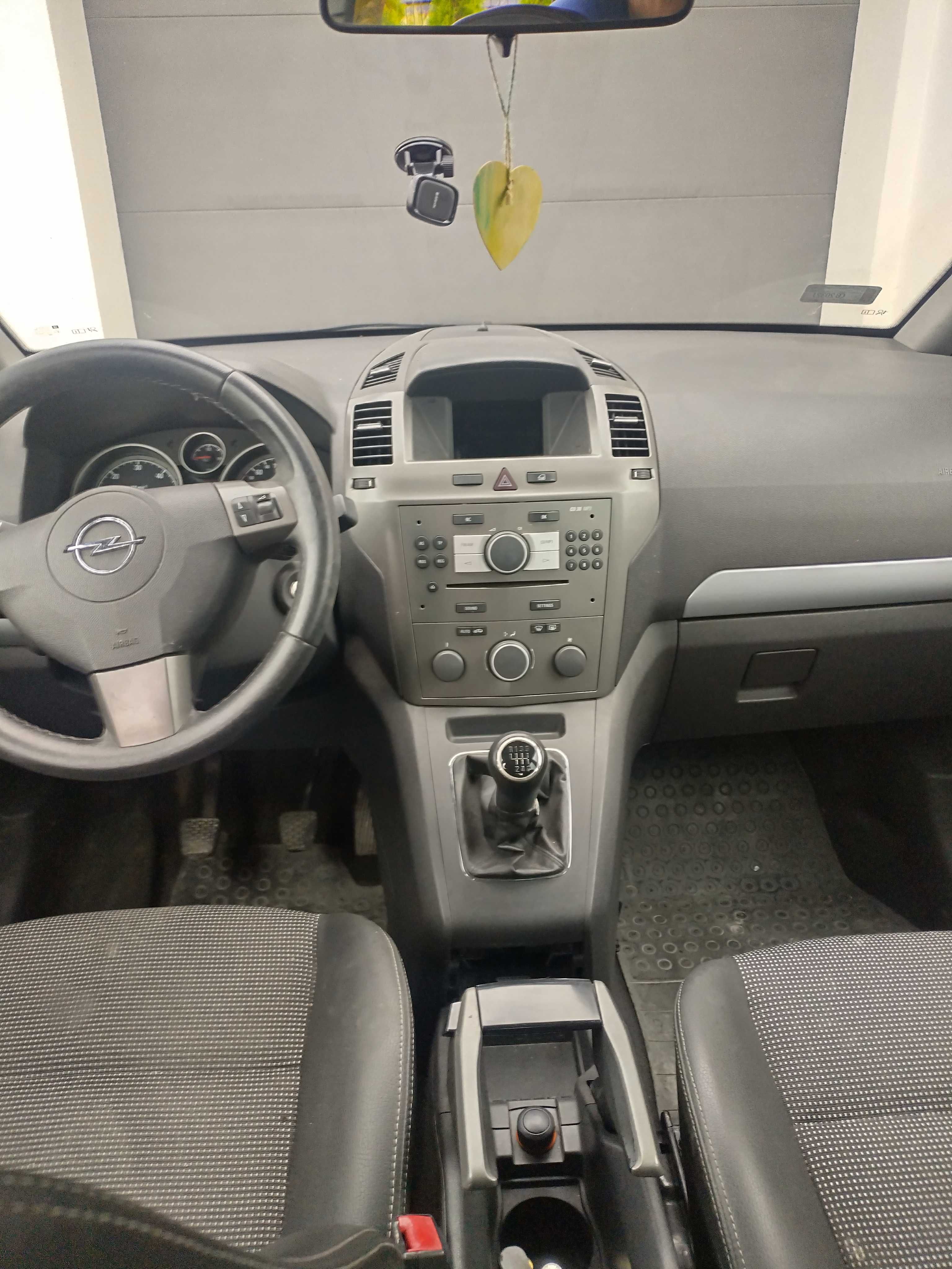 Opel Zafira B 1.9 CDTI, 2006, 150km, 7-os, biksenon, climatronic